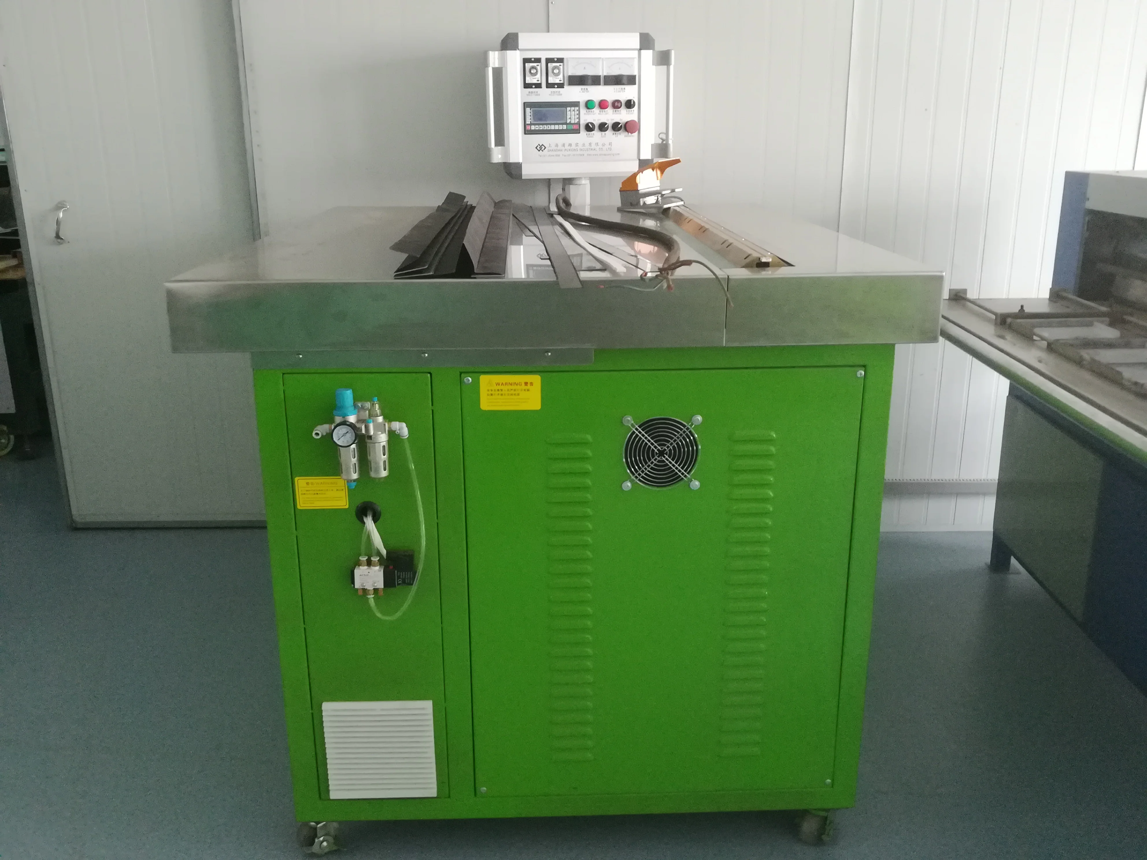 High Frequency Bellows Cover Welding Machine
