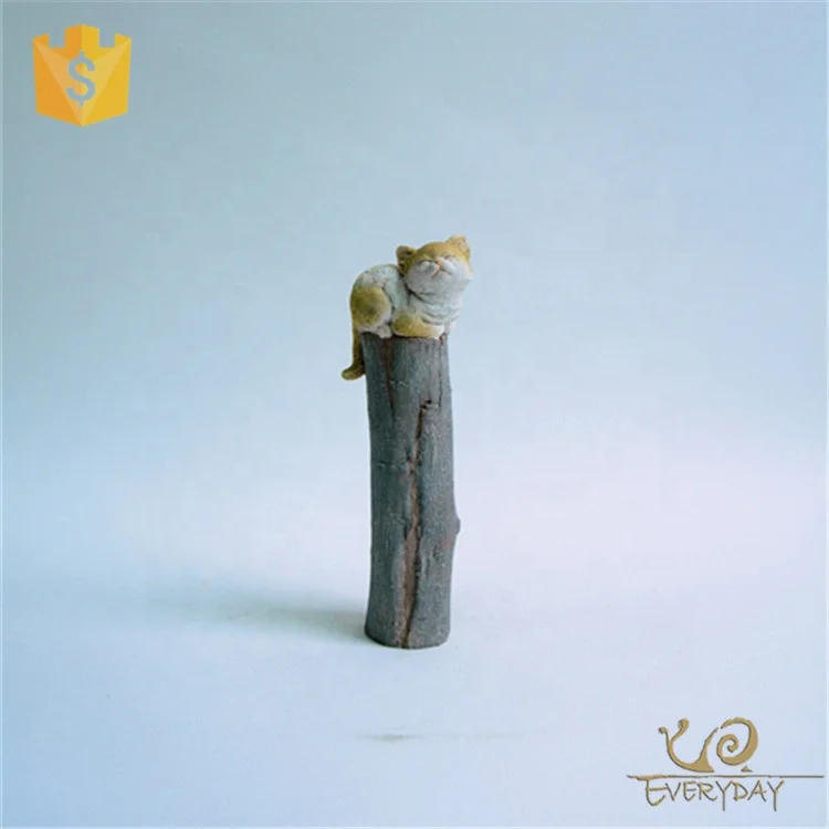 Z09814A New Products China Factory Unique Handicrafts Resin Cat Figurines