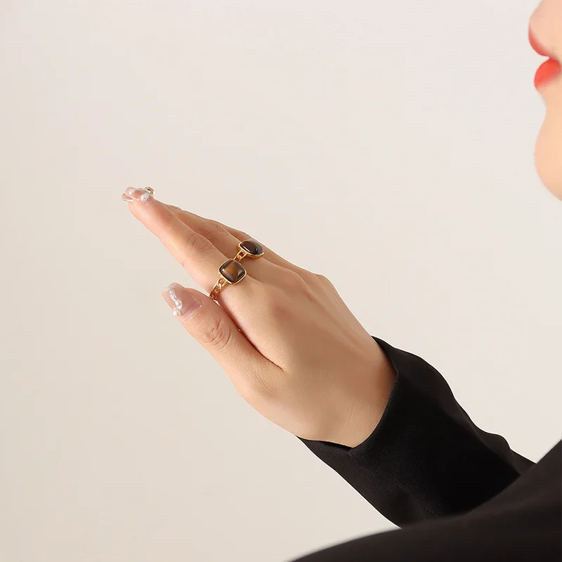 Hot Selling Personality Vintage Natural Stone Tiger Eye Stone Inlaid Geometric Open Rings High Quality Jewelry For  Women