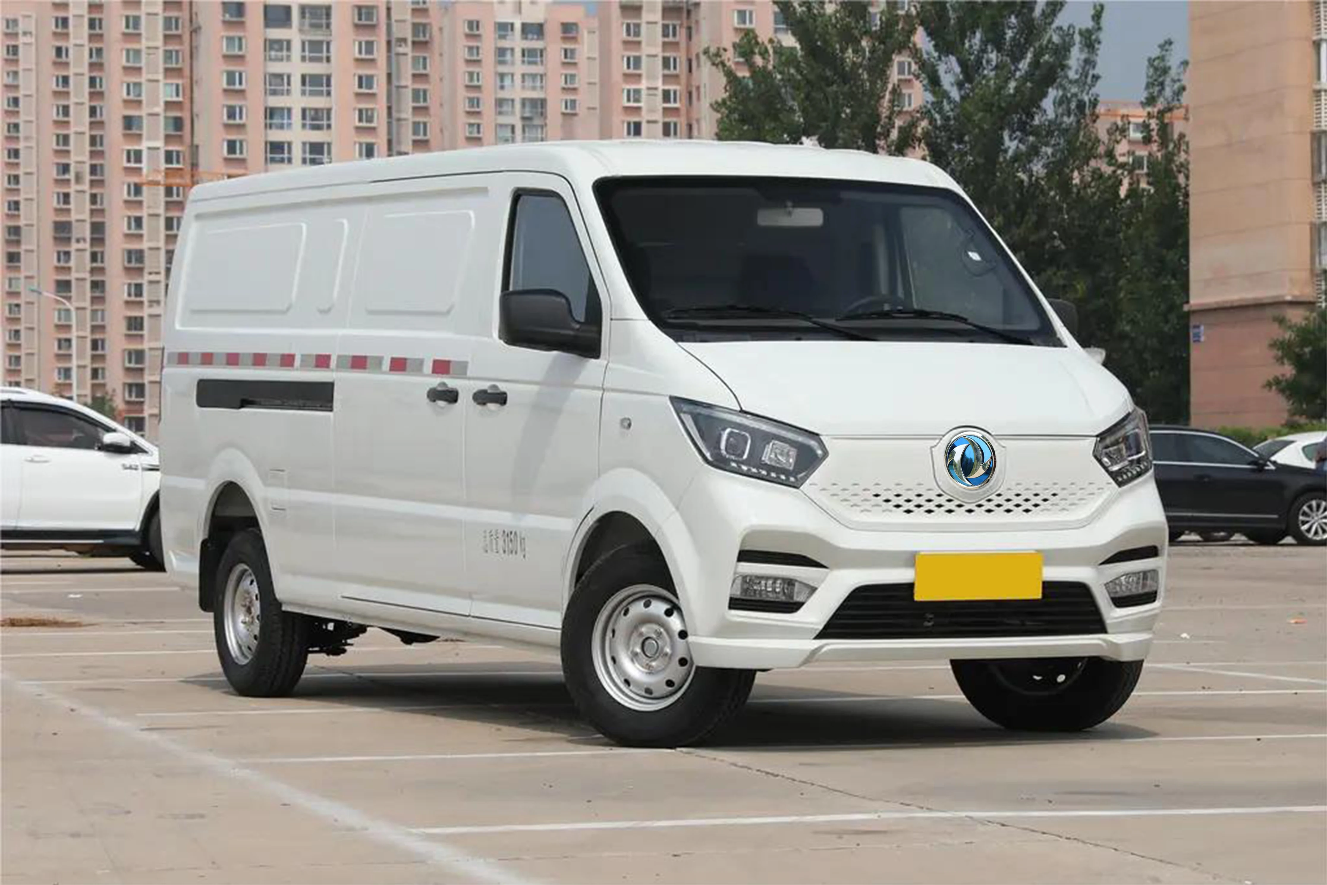 Urban Delivery Cargo Van All-Electric 2 Seats 41.86kWh Logistic Express Transportation Van Remarkable Payload and Cargo Space