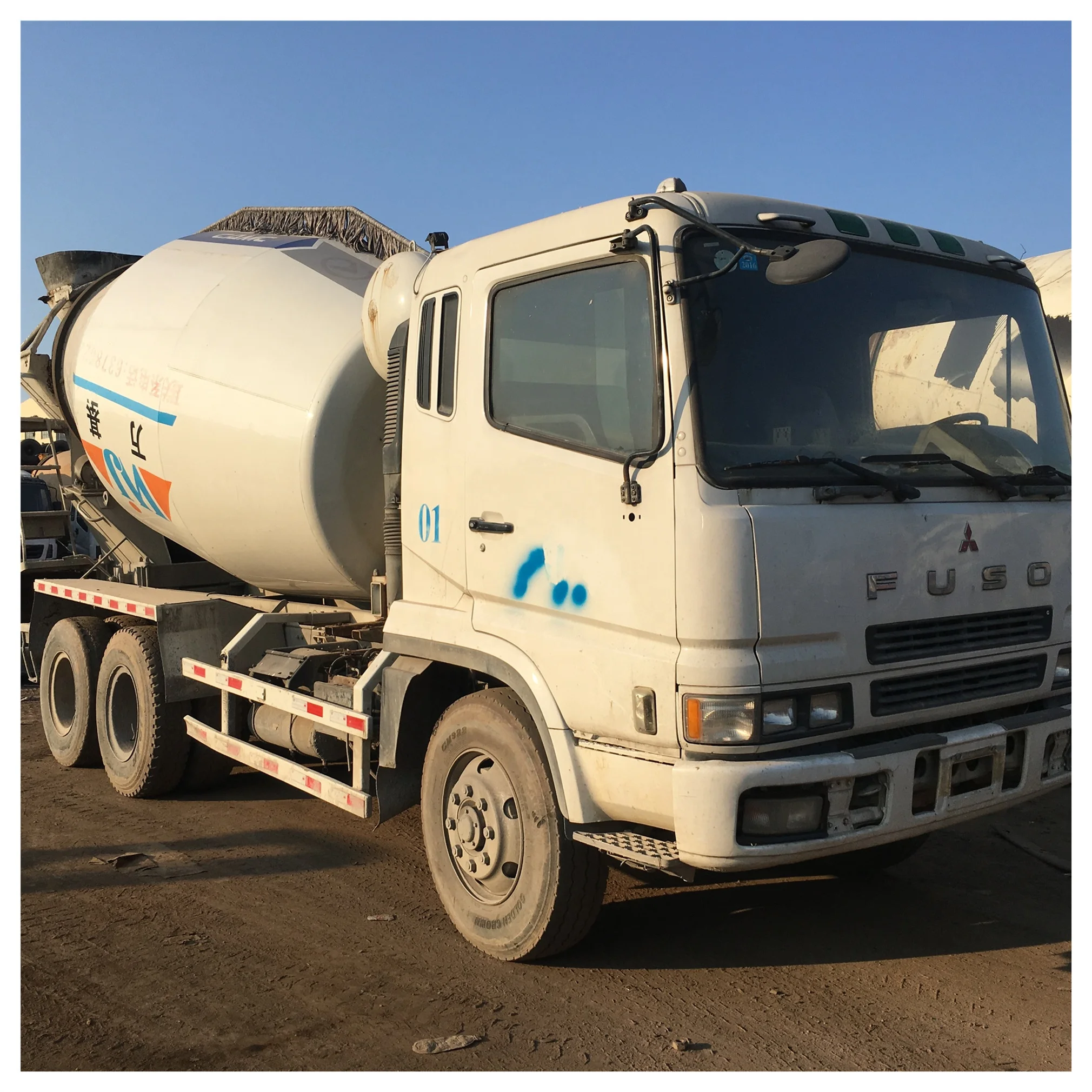 Original white Used Fuso Concrete Mixer Truck used cement mixer