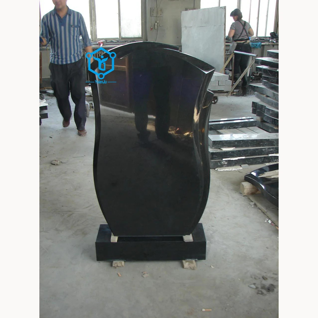 Factory Price China Black Granite Monument/Tombstone/Gravestone/Headstone cemetery