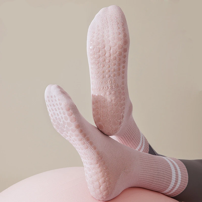 New arrival Custom Own Logo Women grip yoga pilates socks Non-Slip Cotton Silicon bottom Sport Crew fitness breathable Socks