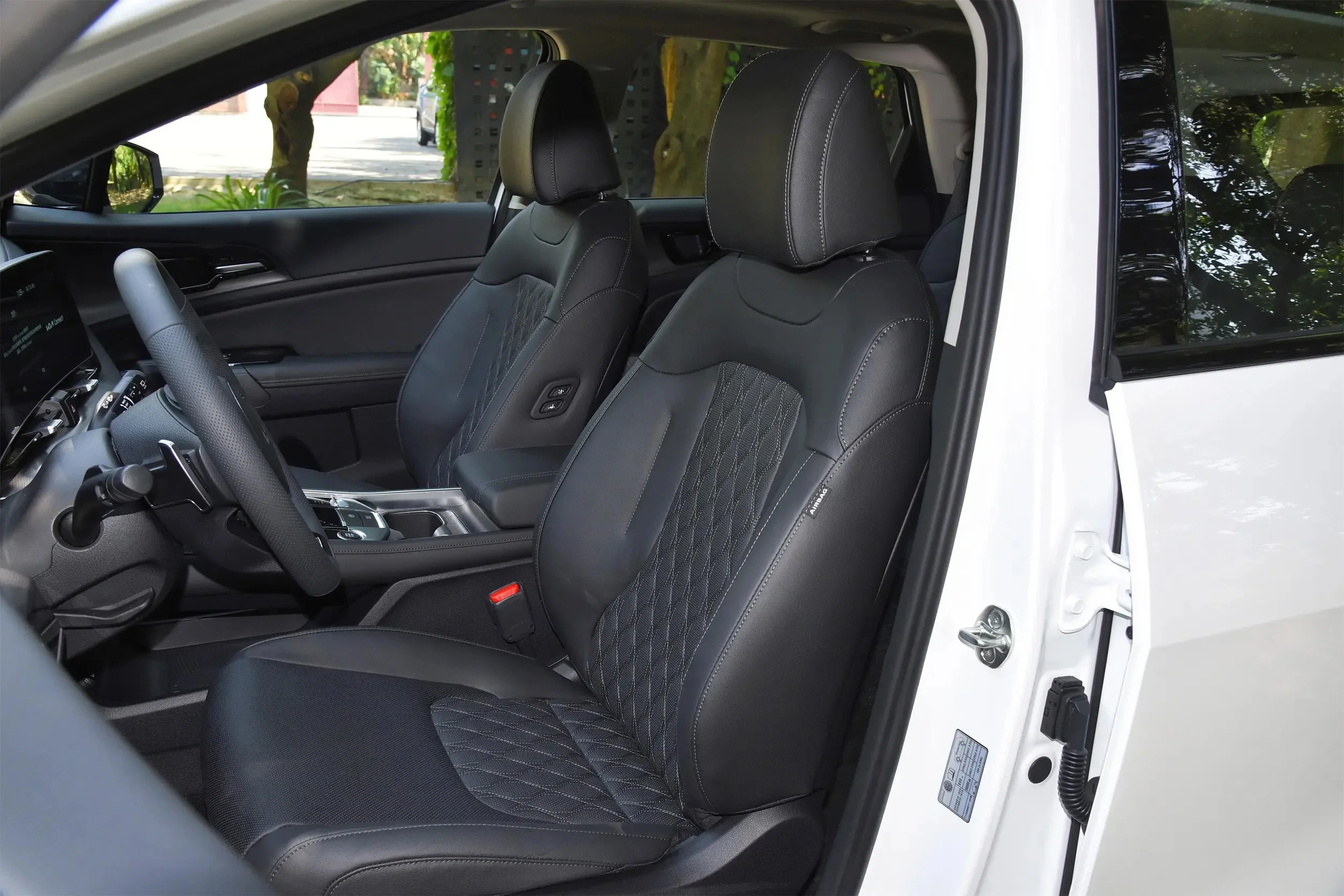 New Cars Kia Sportage 2023 2.0T Gasoline 4WD Compact SUV Kia Sportage Second Hand Petrol Vehicles For Sale