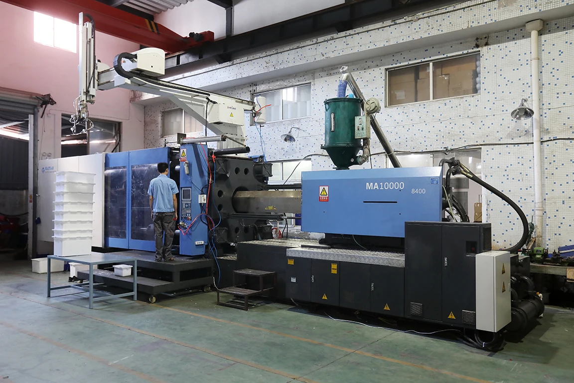 High-quality Portable large capacity travel picnic food incubator preservation refrigerator ice bucket handle freezer box