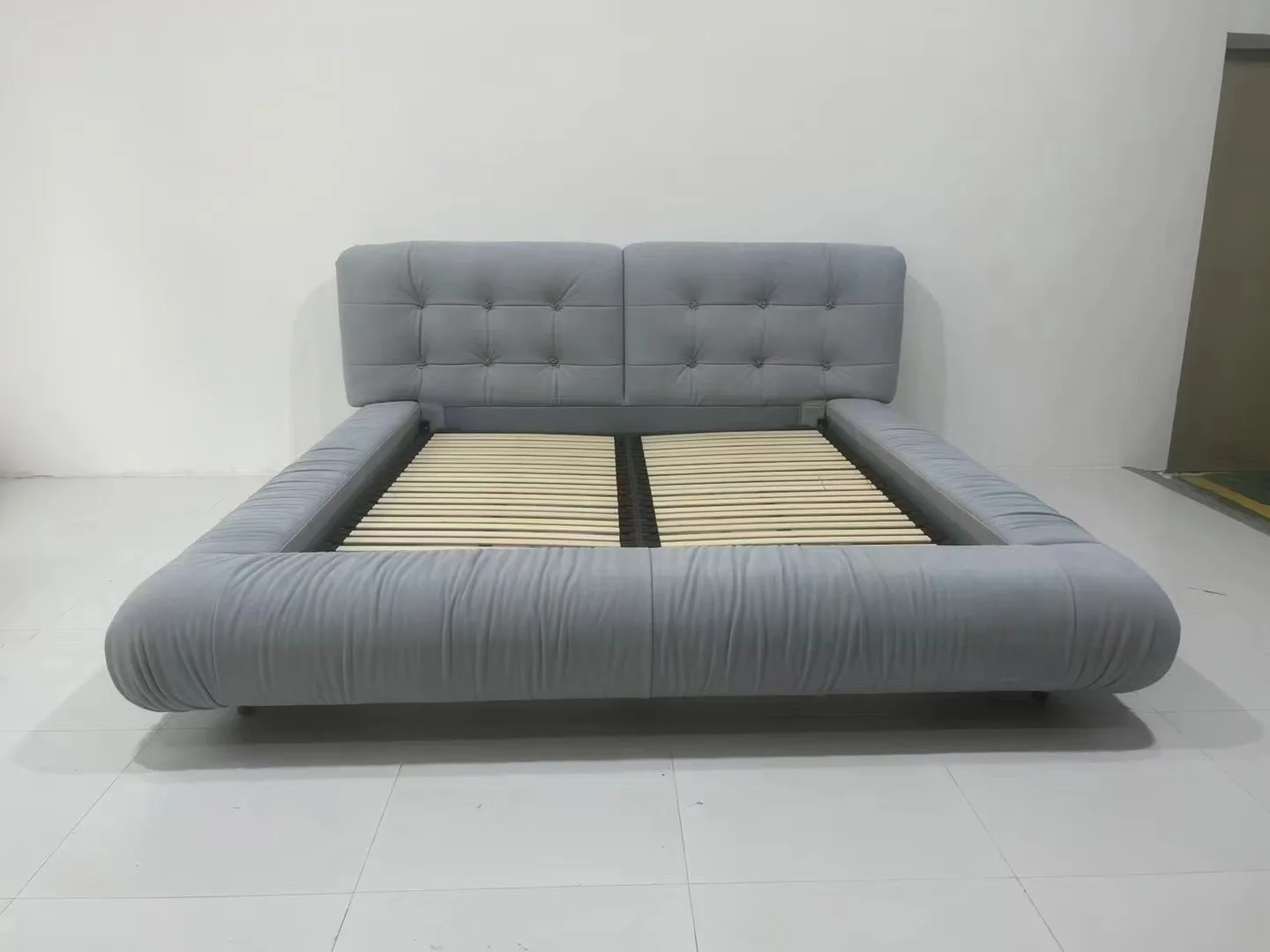 Deluxe bedroom furniture bed Three-proof technology cloth wabi-Sabi Bedroom floor bed Tatami queen bed Durable master bedroom