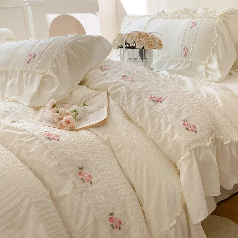 Wholesale Retro Princess Style Bedding Sets Queen King Size Washed Cotton Seersucker Embroidery Textile Duvet Cover Set 4Pcs