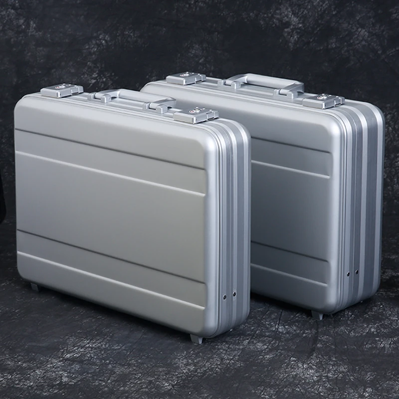 Silver Hard Aluminum Case With Inside Custom Made Computer Pocket  Macbook Laptop Carrying Case