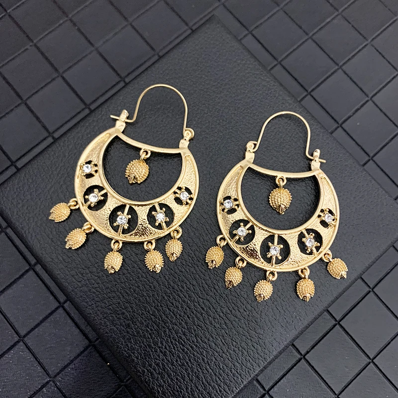 Fashion Golden Drop Earrings for Women Fashion Hedgehog Shape Banquet Jewelry French Hook Dangle Earring Drop Gifts