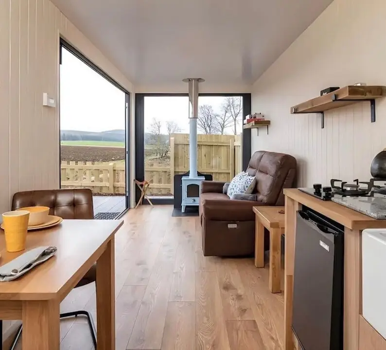 Tiny Homes Ready To Live In 20Ft 40Ft New Luxury Modular Shipping Container House With Bathroom Vanity With Sink