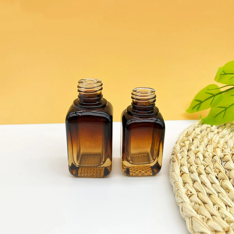 Wholesale Custom 10ml 20ml 30ml 40ml Amber Serum Skincare Lotion Essential Oil Glass Dropper Bottle  With Glass Pipette