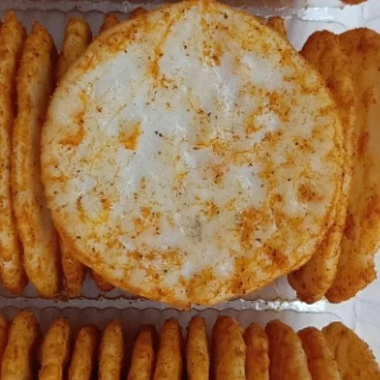 Вкусный рисовый крекер запеченный жареный японские рисовые крекеры закуски