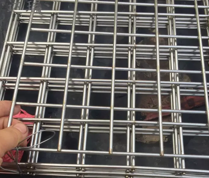 China 6 Gauge 2X2 Galvanized Cattle 1X1 Welded Wire Mesh Panel 4X4 Stainless Steel Welded Wire Mesh Fence Panel Chicken Cage