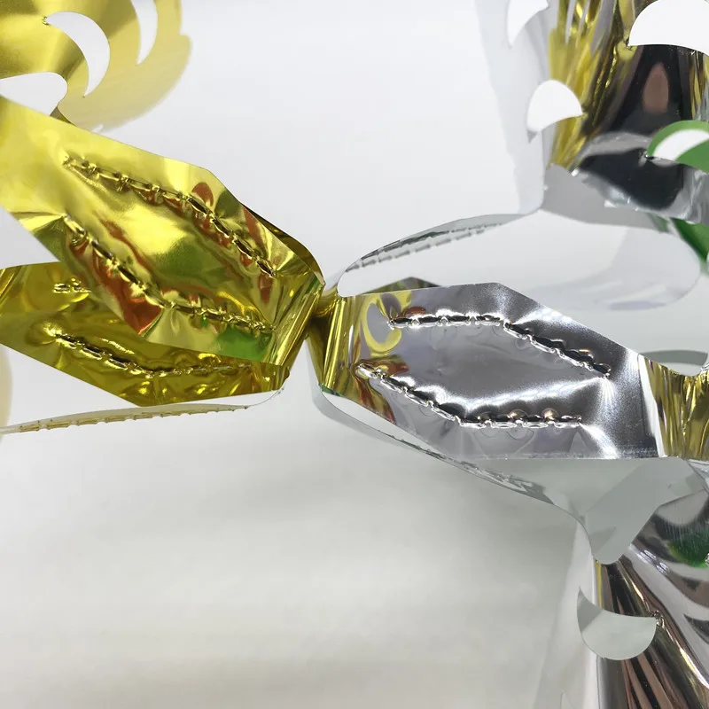 Christmas Tinsel Garland Fold Stretch Colorful Flower Drawing Curved Hollow Tinsel Garland For Holiday Decorations