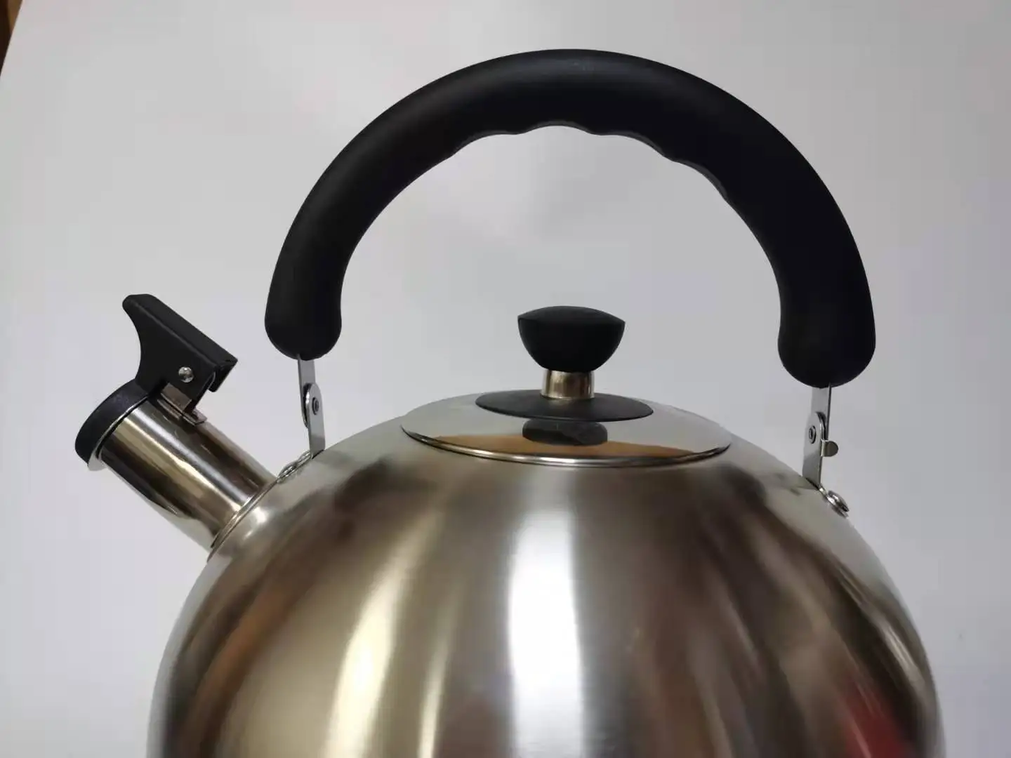 
3L 4L 4.5L 5L 6L High capacity Factory wholesale Accept customization stainless steel home goods teapots whistle teapot kettle 