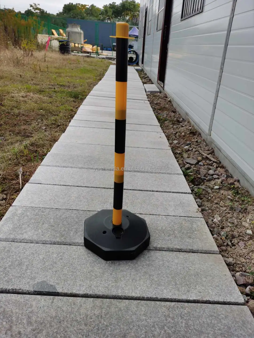 
yellow black white red, detachable traffic bollards, removable plastic water filled road post 