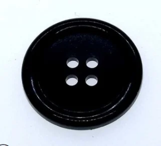 Plastic button 4 holes  28L