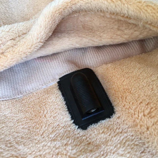 2024 New Design CE UKCA Light-Weight Warmer Fashion Outdoor Wearable Electric Heated Sleeve Blanket