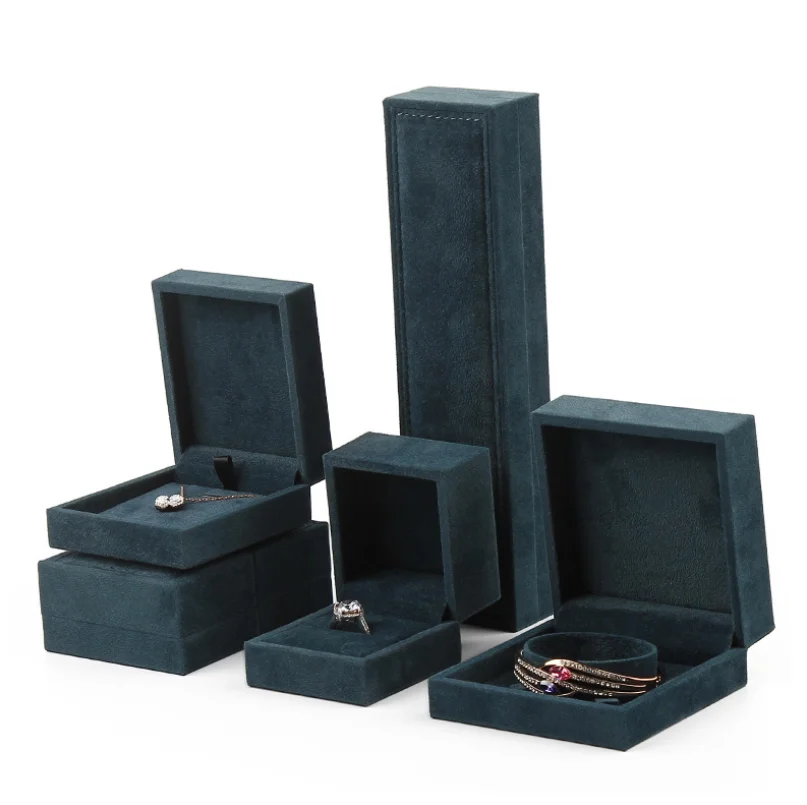 Custom Logo Luxury Flannelette Engagement Ring Necklace Bracelet Gift Jewelry Packaging Box Green Velvet Jewelry Box