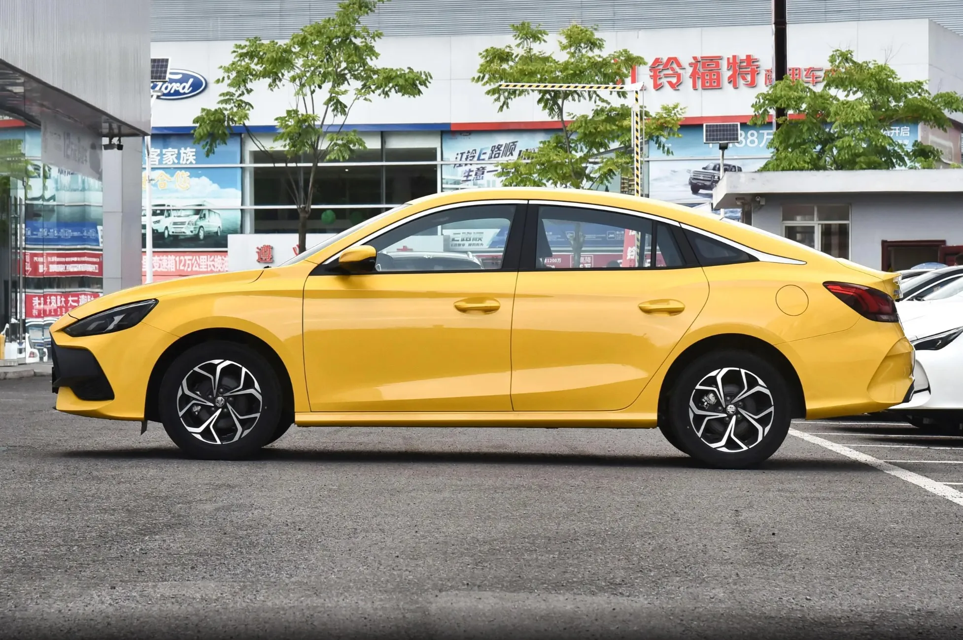 Brand New MG5 MG 5 1.5T Compact sedan 2023 2024 Gas Car