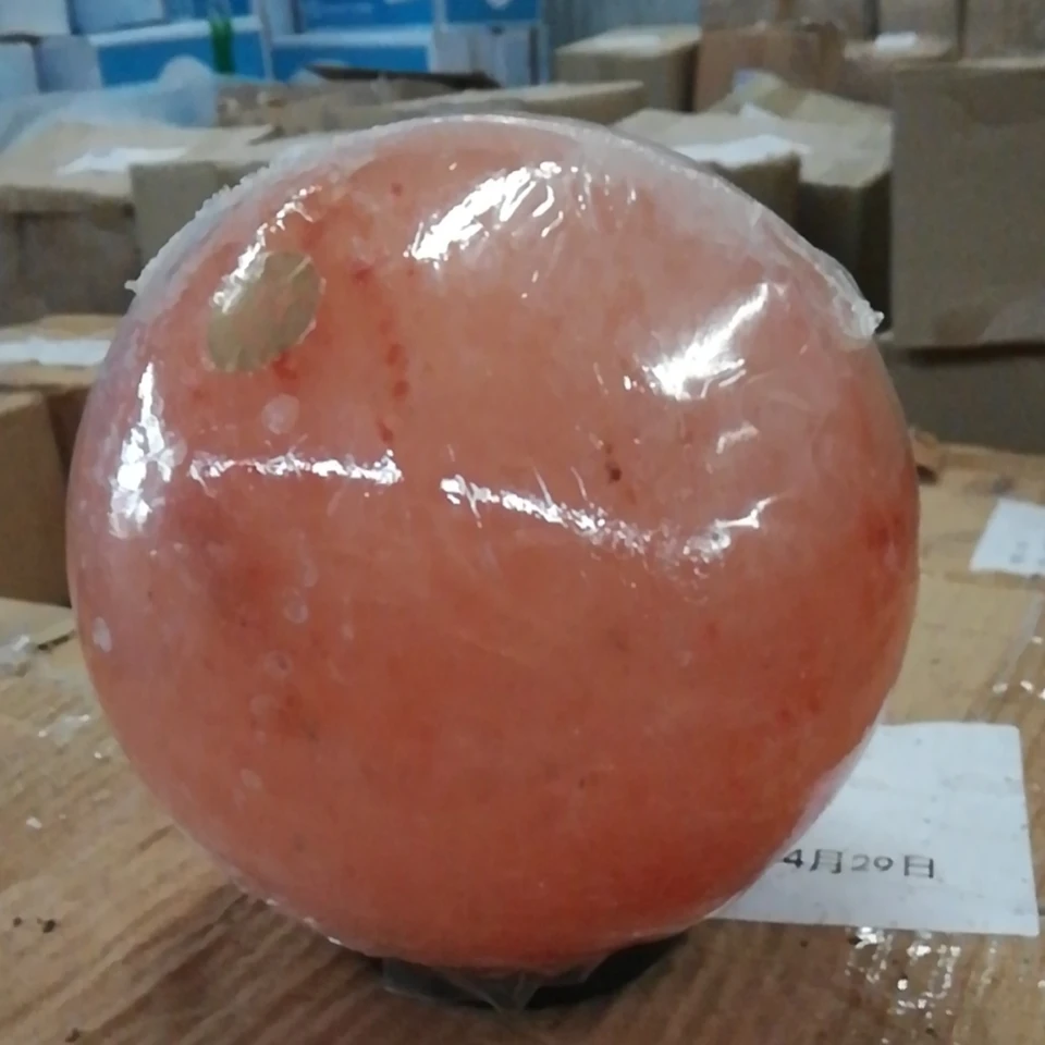 2020 new natural himalayan crystal pink rock table lamp