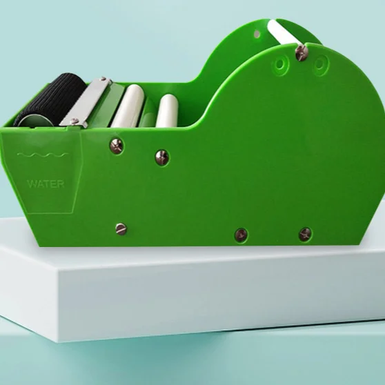 Активированный водой диспенсер для резки клейкой ленты из крафт-бумаги