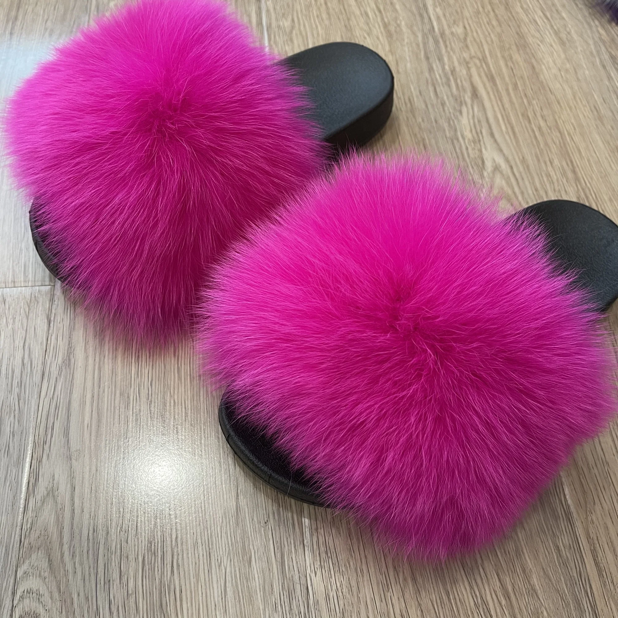 
Wholesale hot selling celebrity style sandals beach plush real fur slippers colorful summer slippers for women 