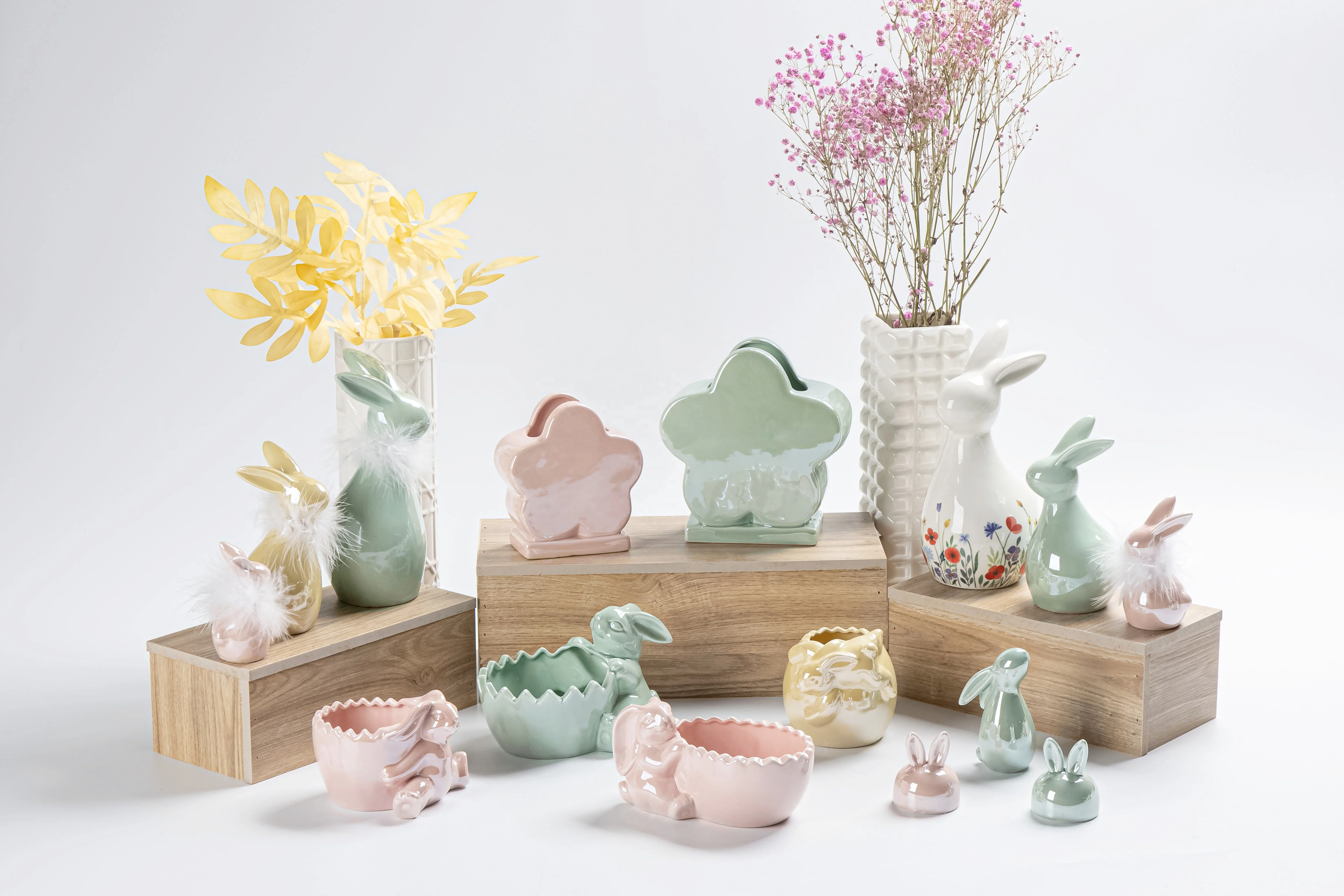 Popular Wholesale Cute Attractive Porcelain Easter Rabbit Figurine With Cotton For Sale