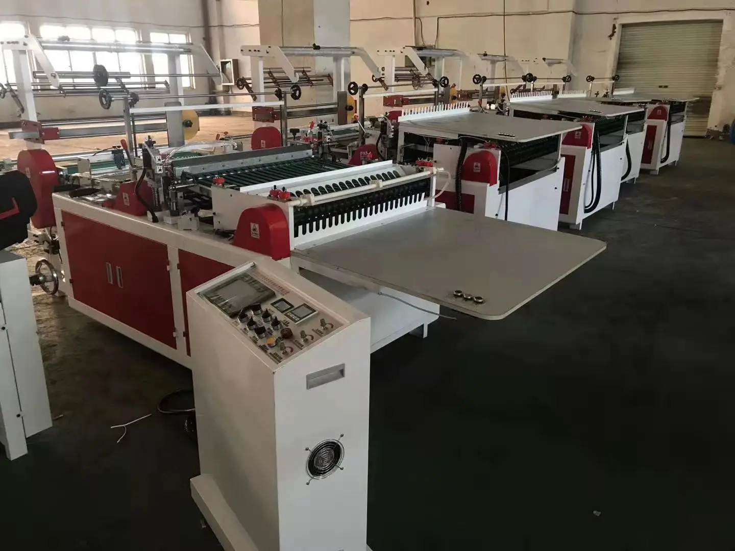 Thermal cutting side sealing plastic bread bopp bag making machine