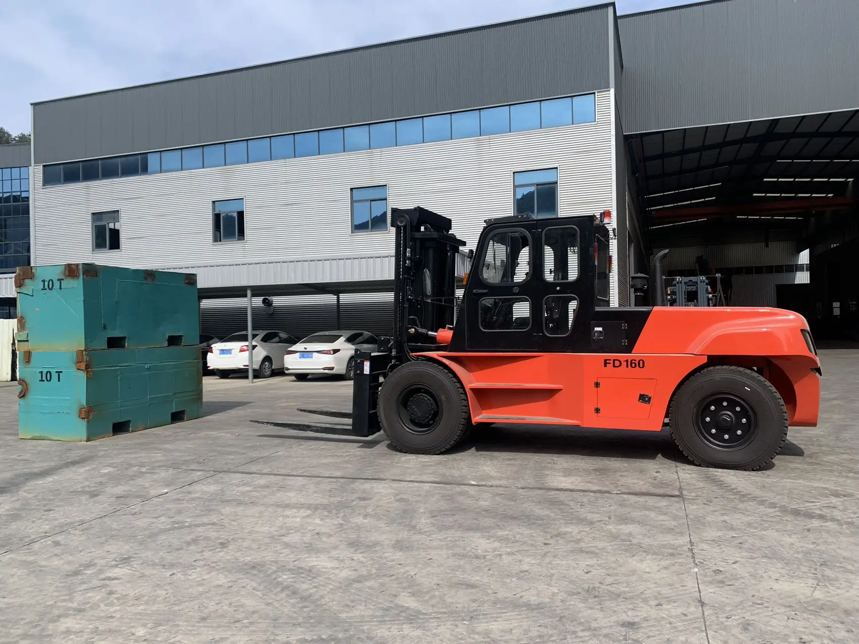 Xinghao heavy duty Container Montacargas large fork lift 30 ton 33 ton diesel forklift truck Fork Lift Truck Diesel Forklifts