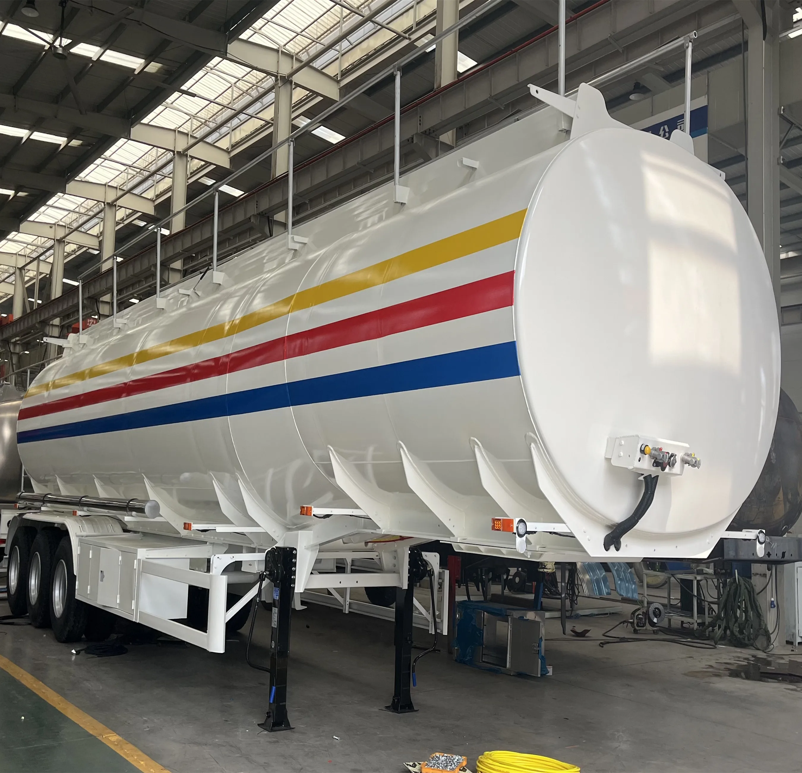 Aluminium Alloy 45000 Liters Liquid /Oil/Fuel Tanker Trailer with 3 Axles to Tanzania