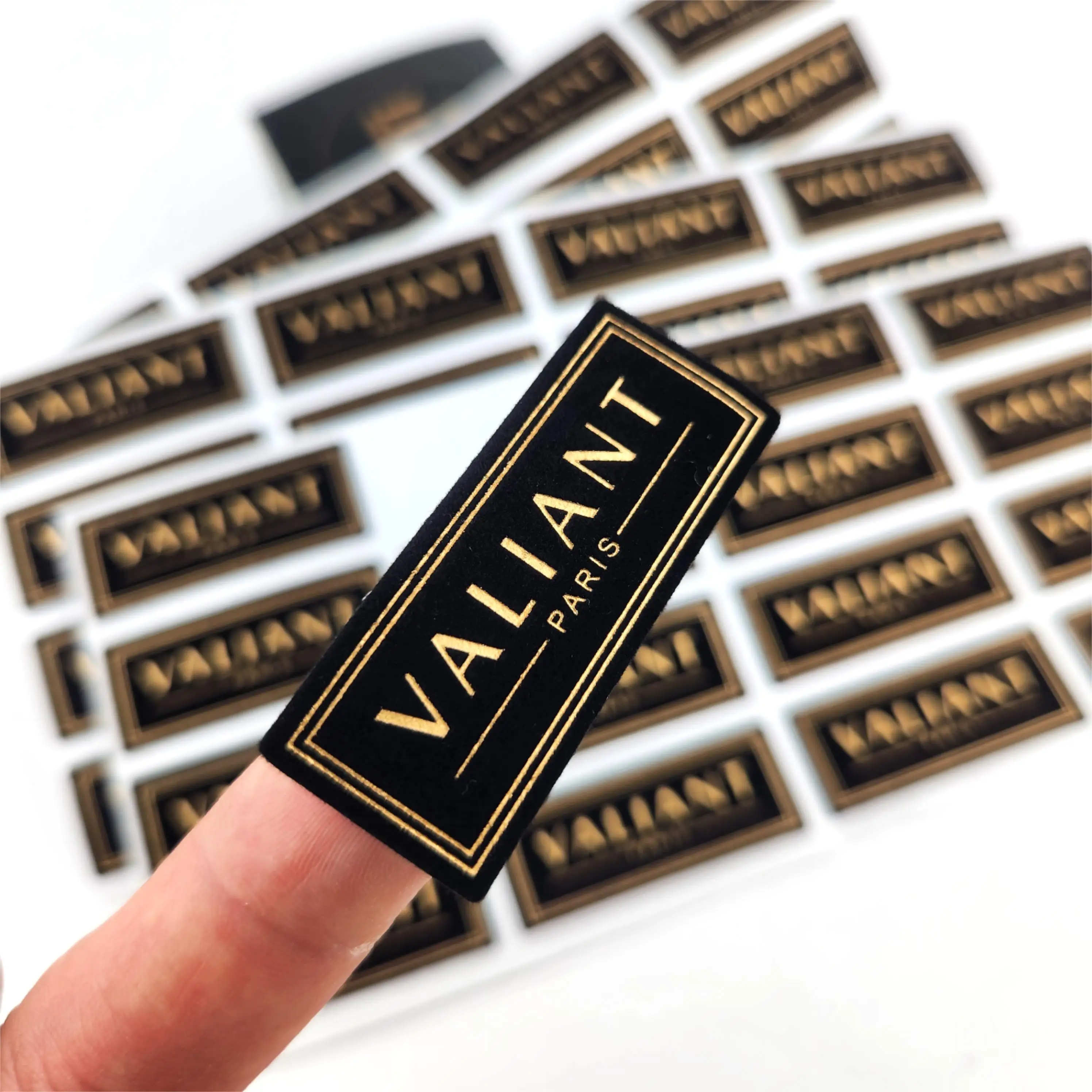 Shenzhen Wine Label Profession Manufacturer Custom New Design Black Flocking Velvet Sticker, Adhesive Velvet Label