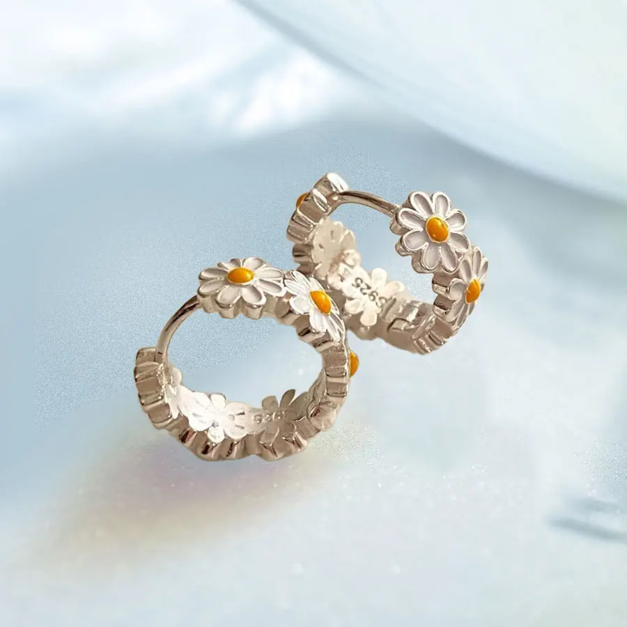 925 Sterling Silver White Chrysanthemum Hoop Earrings Trendy Enamel Daisy Flower Earrings for Women Wedding Party