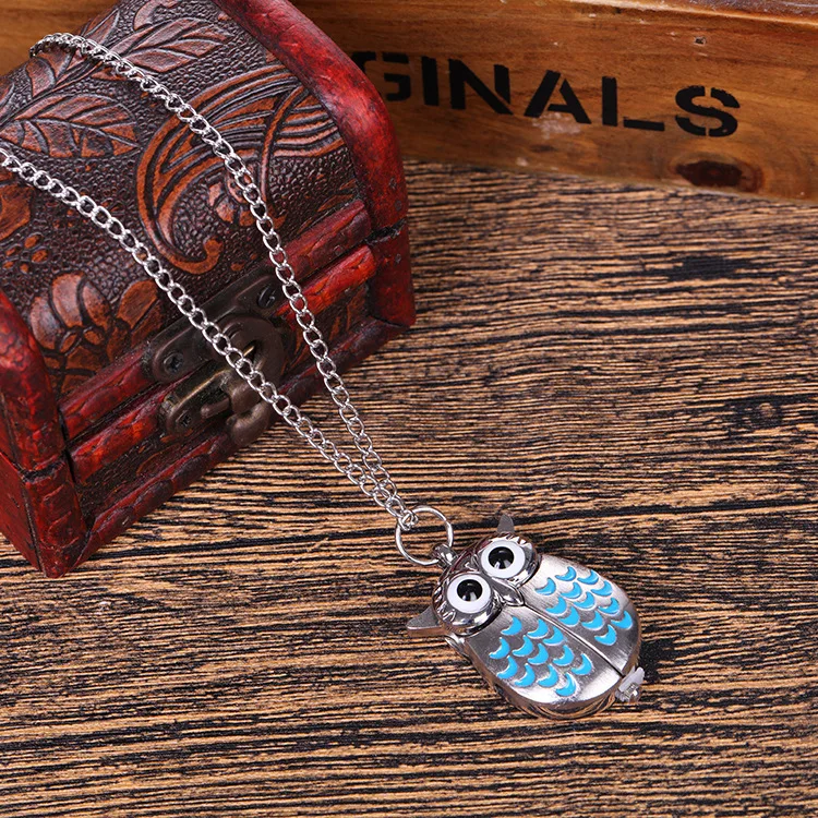 Owl retro creative pocket watch flip cover unisex creative watch Douyin quartz watch creative