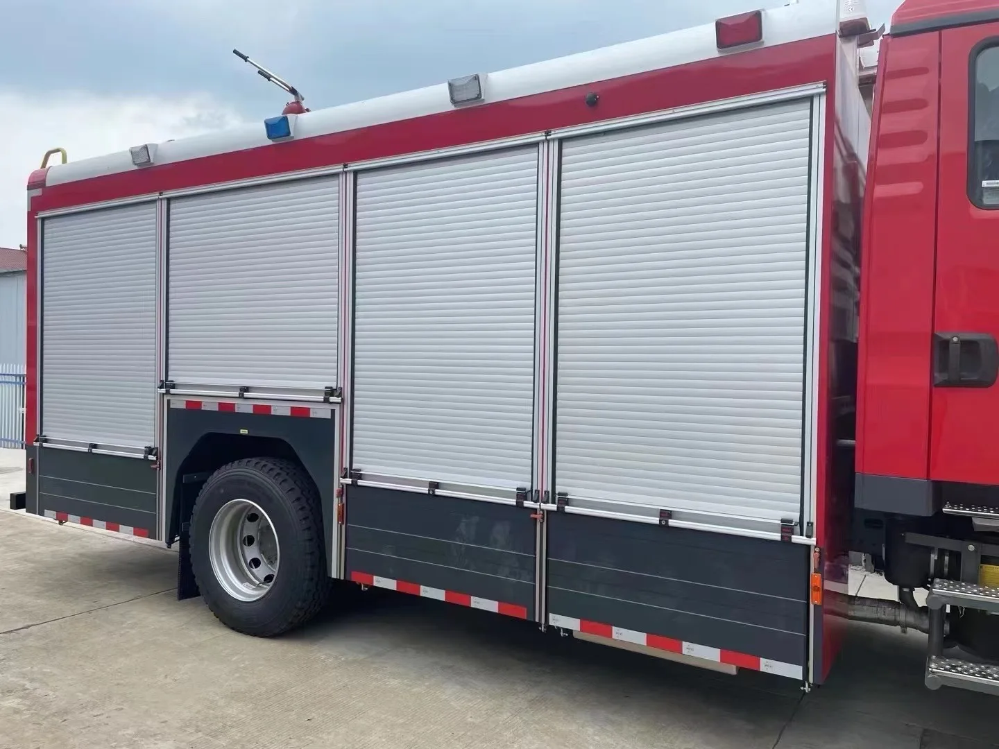 High Quality Fire Truck Manual Aluminum Roller Shutter Door Fireproof Rolling up Door for Truck and Container