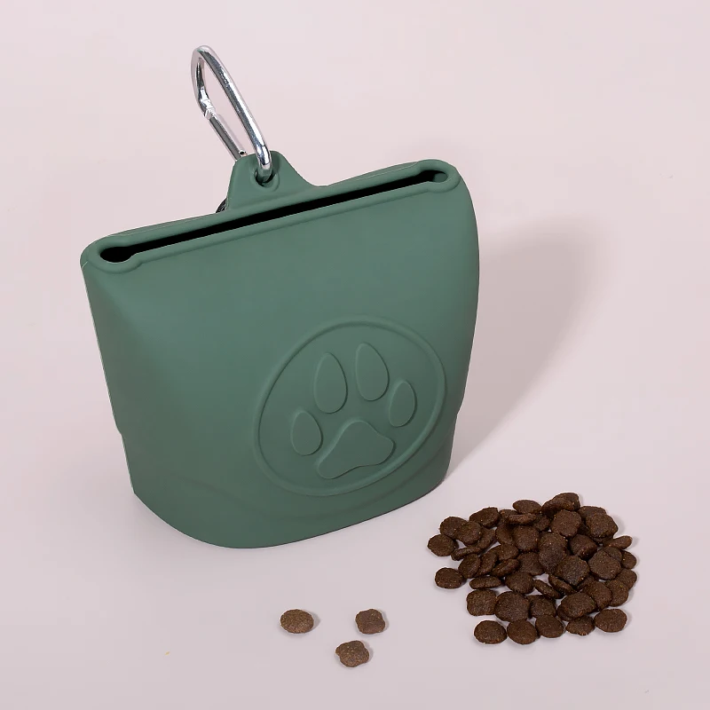 Eco-friendly Dog Treat Clip Pouch Bag Food Grade Silicone Waist Dog for Outdoor Training Bag With Clip
