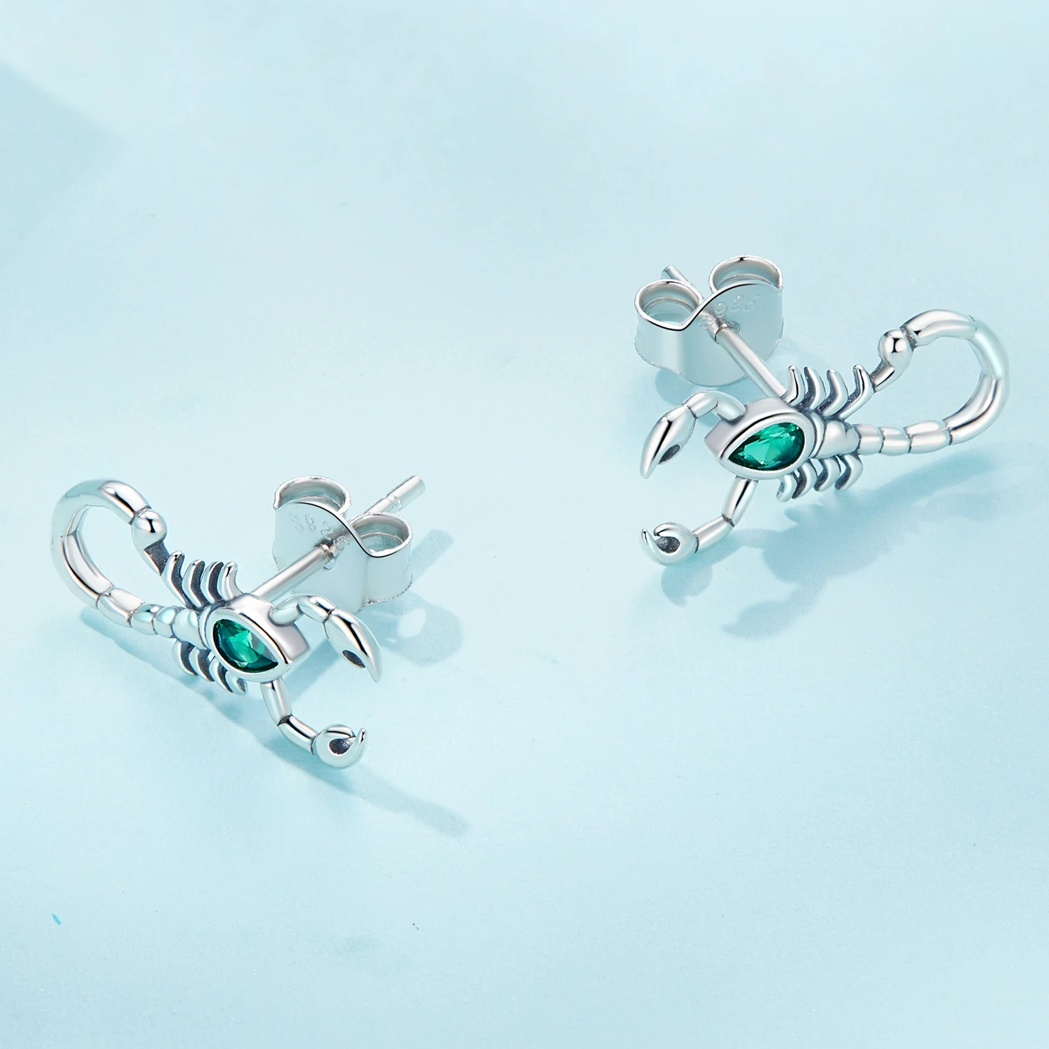 925 Sterling Silver Green Zircon Scorpion Stud Earrings for Women Original Design Animal Earrings Fine Jewelry SCE1555