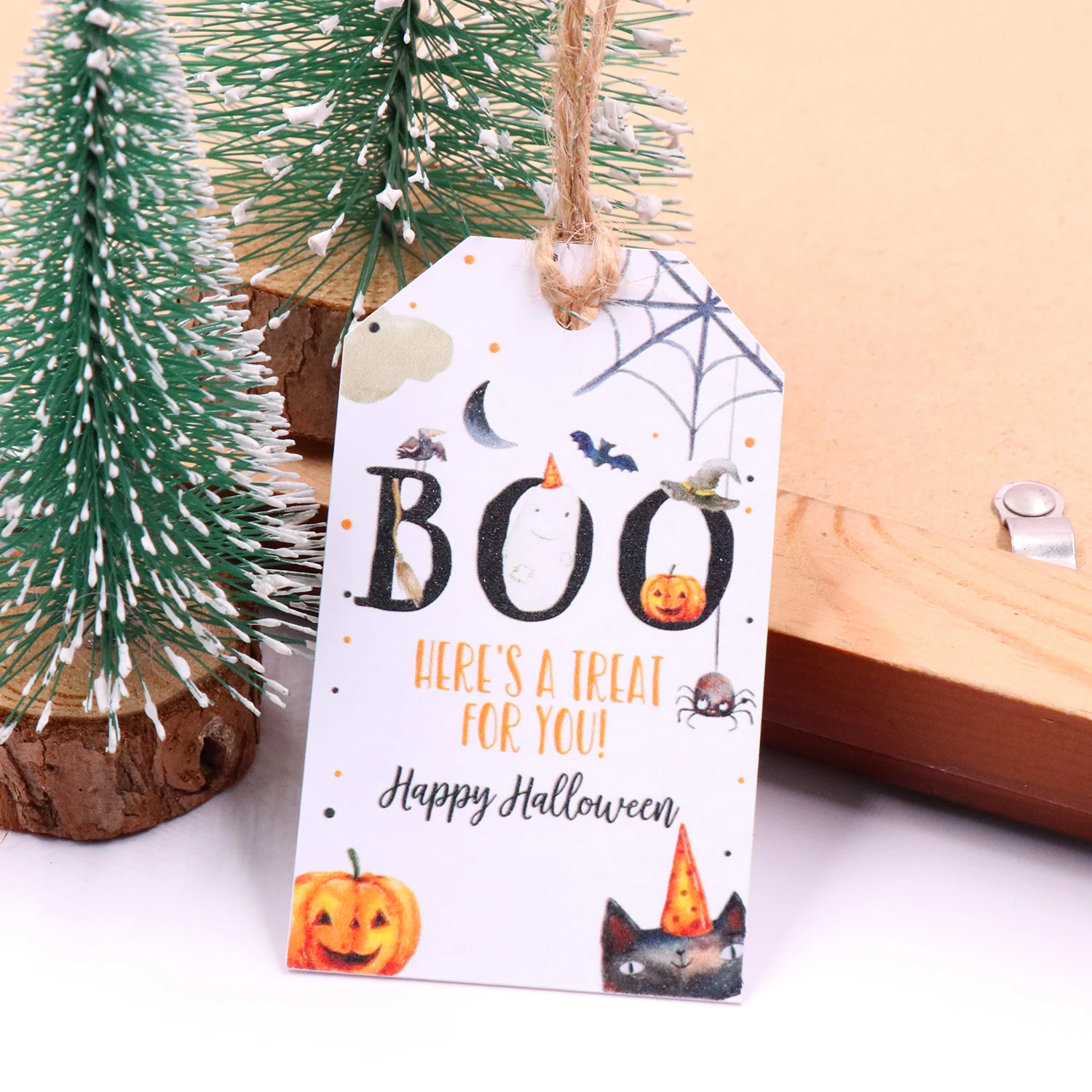 Customized MD137 set of  3inches Halloween Gift Customized Tags with String UV Printed Boo Paper Tag Card Labels for Home Party Deco