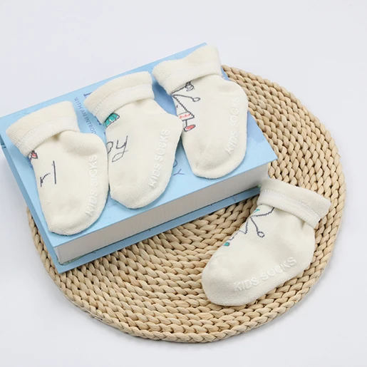 Cheap and good quality custom cotton boy girl socks white baby children socks