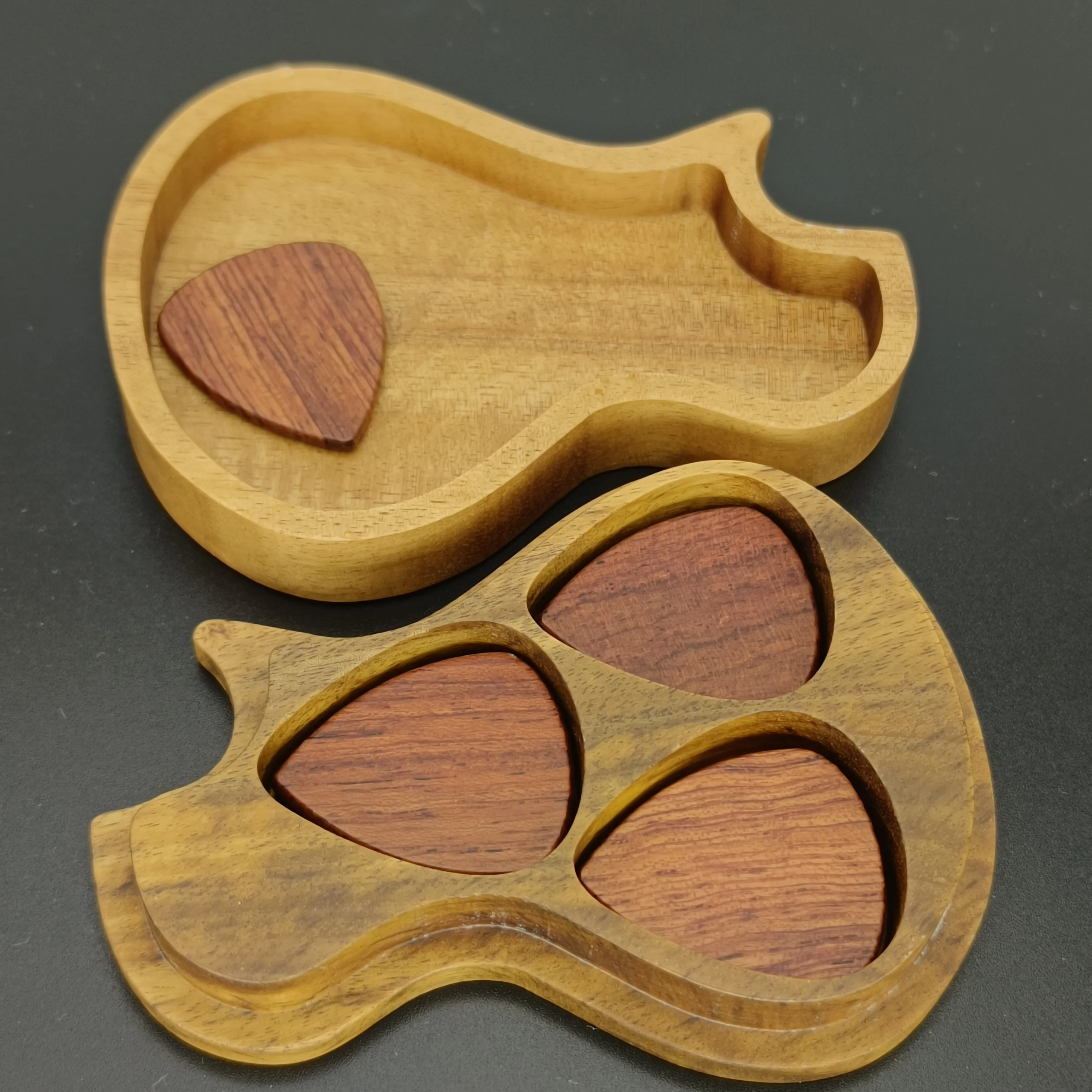 simple durable Guitar / bass / ukulele plucking Brazilian rosewood pick guitar