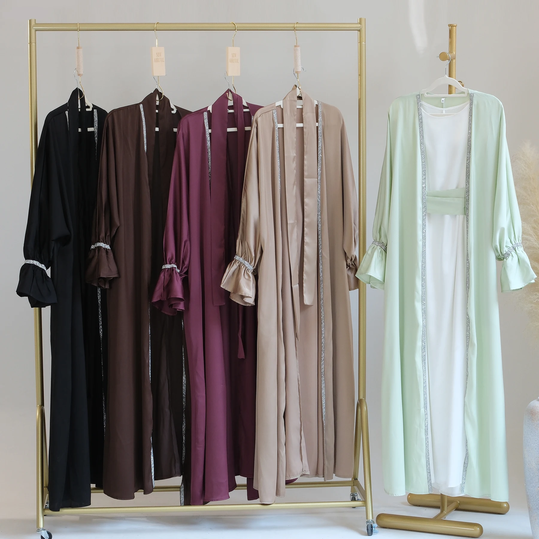 Loriya 2023 Ramadan New Design Islamic Clothing Satin Diamond Dubai Abaya Women Muslim Dress Modest Abaya Cardigan Wholesale