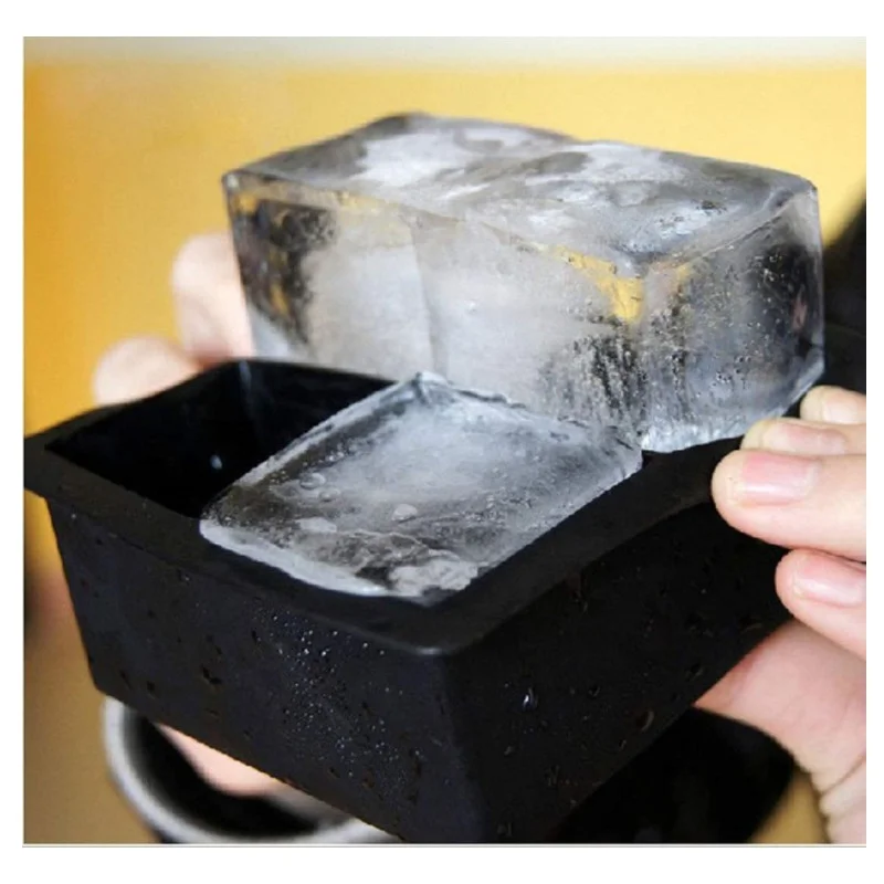 4 Cavities BPA Free Reusable Food Grade  Silicone Ice Cube Tray With Lids