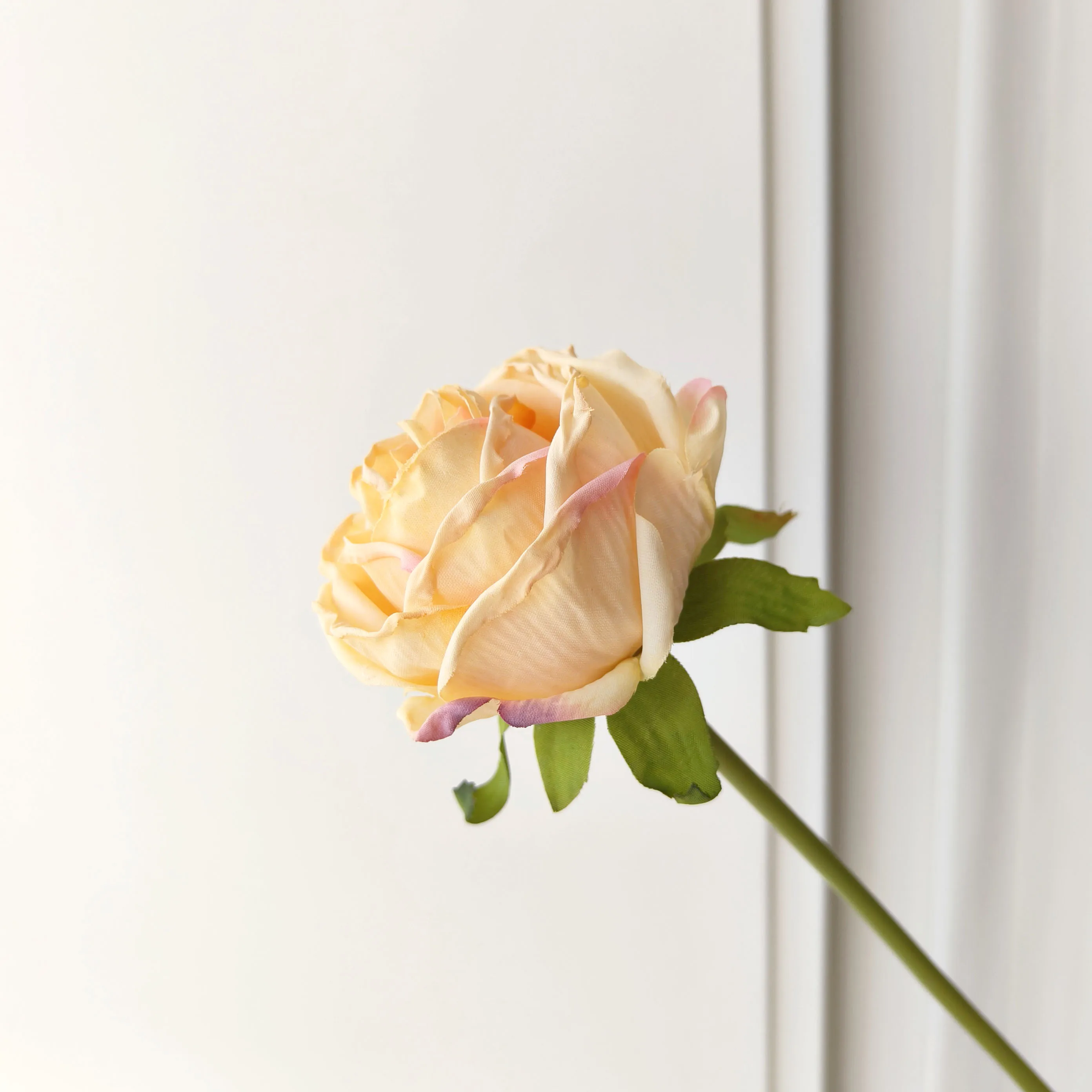 YIWAN wholesale cheap single burnt edge lychee rose High branch big rose silk flowers Artificial Flowers Handmade