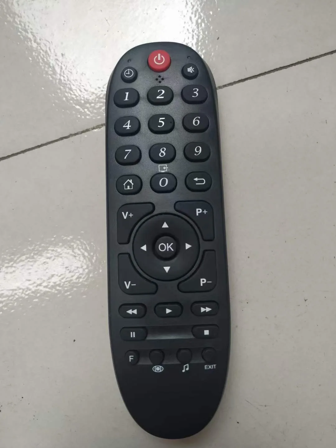 70-дюймовый светодиодный телевизор с плоским экраном высокой четкости Smart Android Tv который может быть установлен на стене