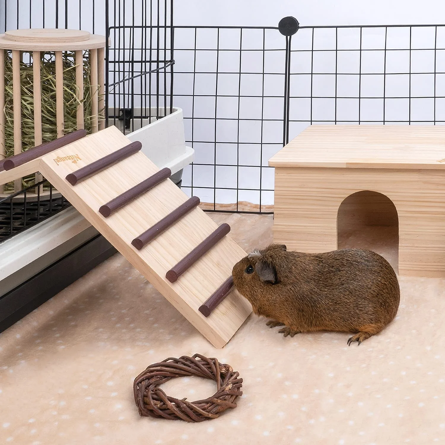 Wooden cage bridge for rabbit guinea pigs and chinchilla hamster toys Natural bridge for small pets