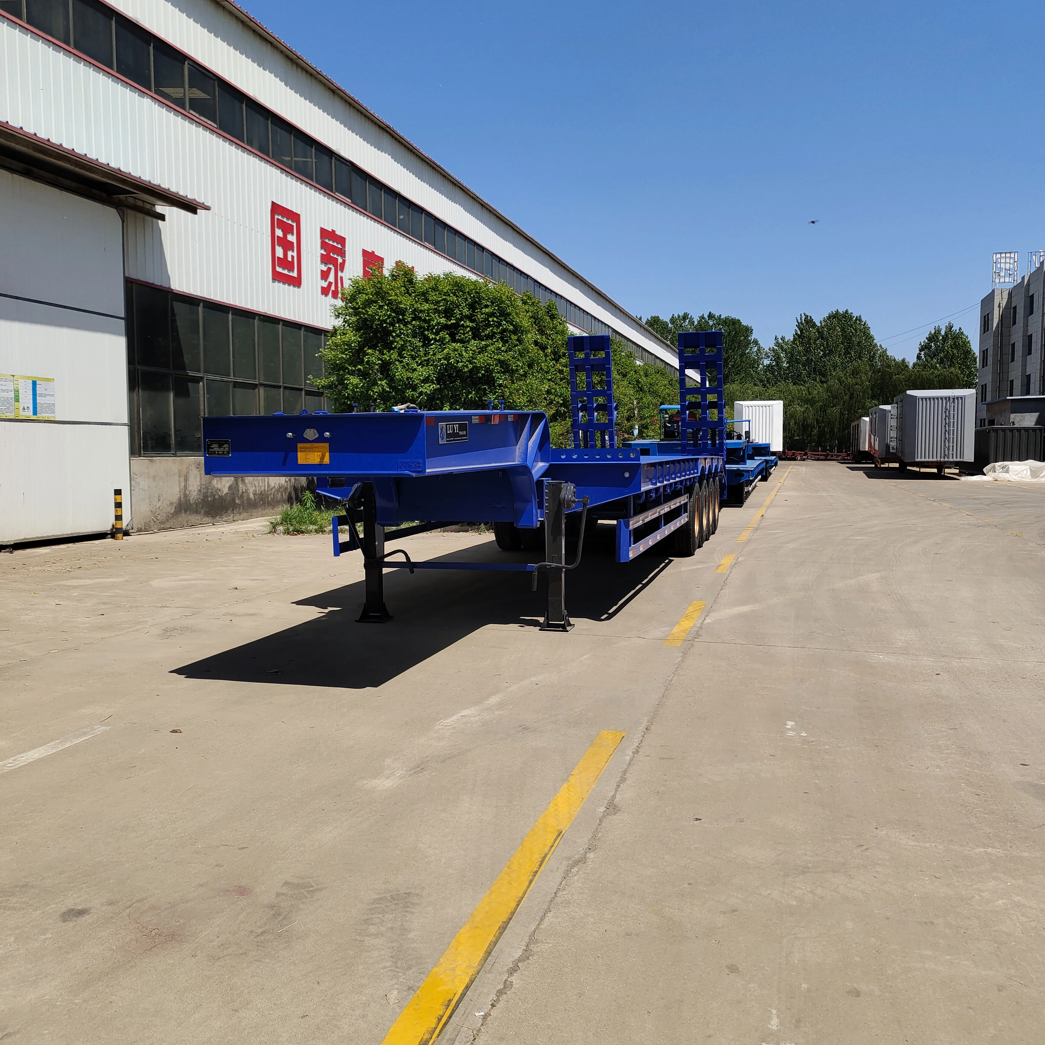 4/5/6/7/8 axle hydraulic steering low chassis trailer 16m 80 ton multi axle truck semi-trailer low chassis truck trailer
