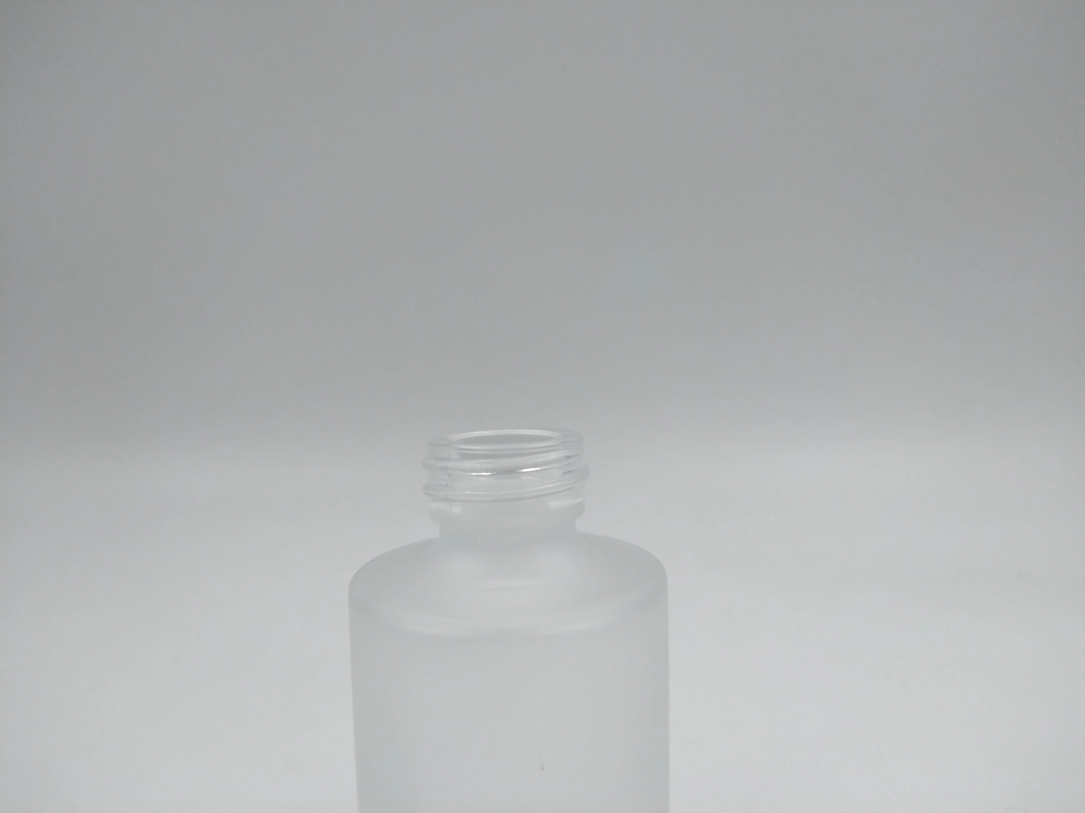 Frosted round shape 20ml flat shoulder dropper  glass bottle