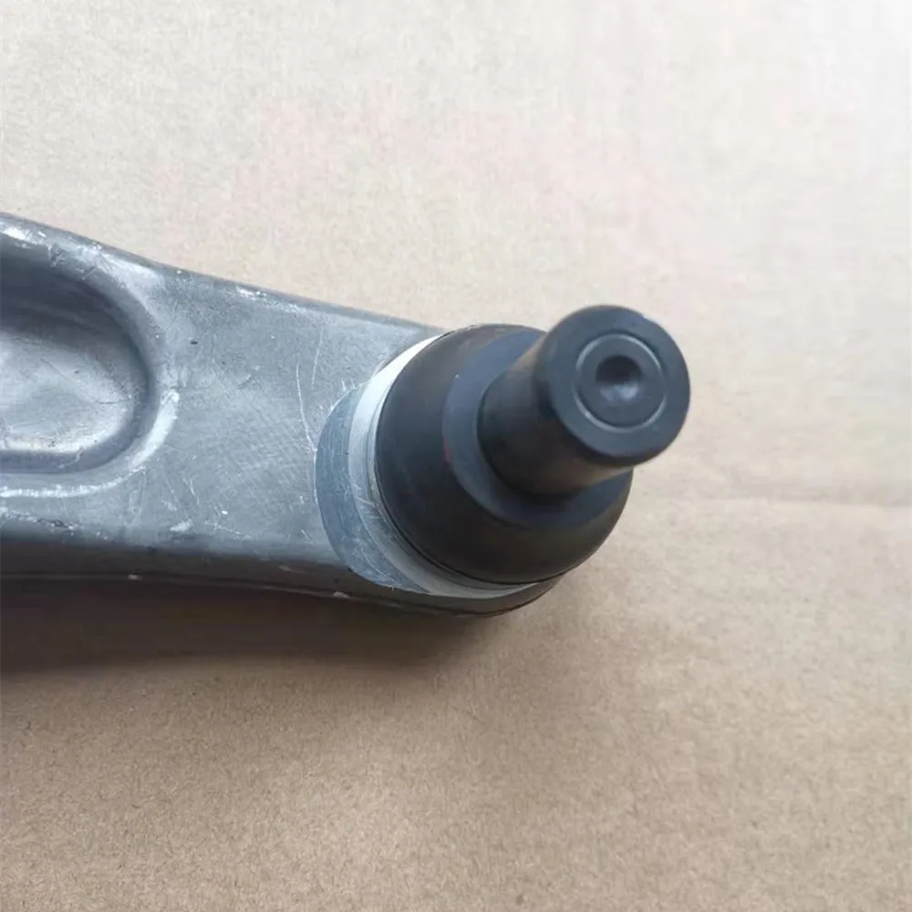 Front axle right lower track suspension aluminum control arm OE 13272606 for cruze