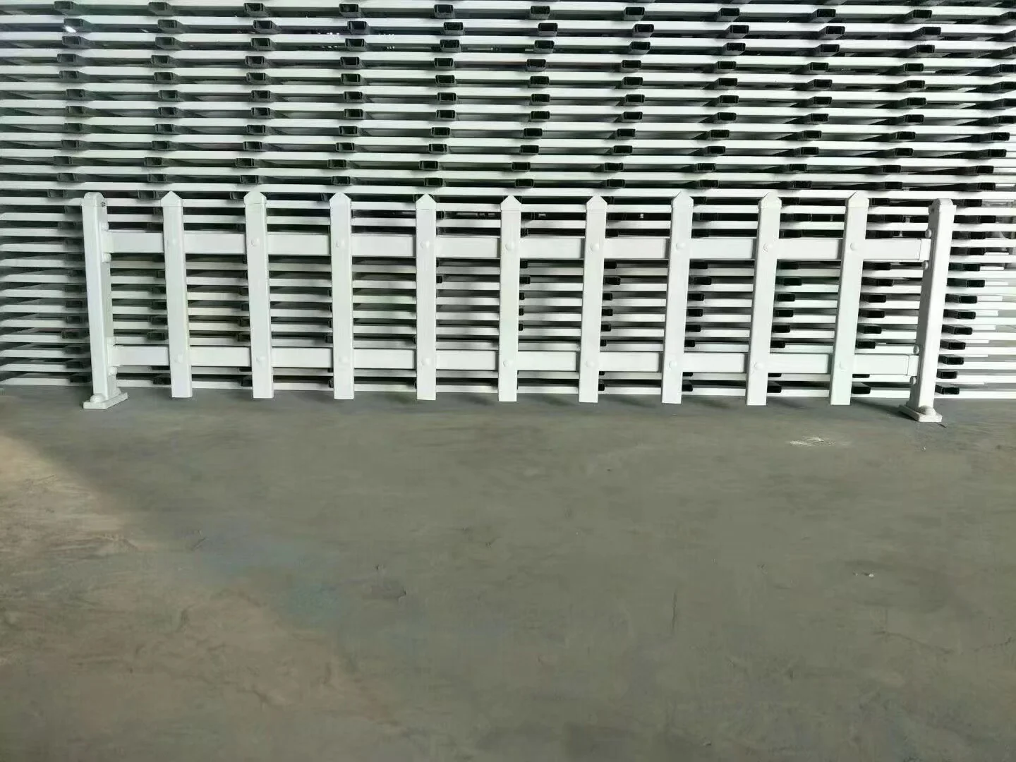 Cheap 10ft*27in Garden Decoration Fence Pvc Plastic Privacy Outdoor White Picket Fence Barbados