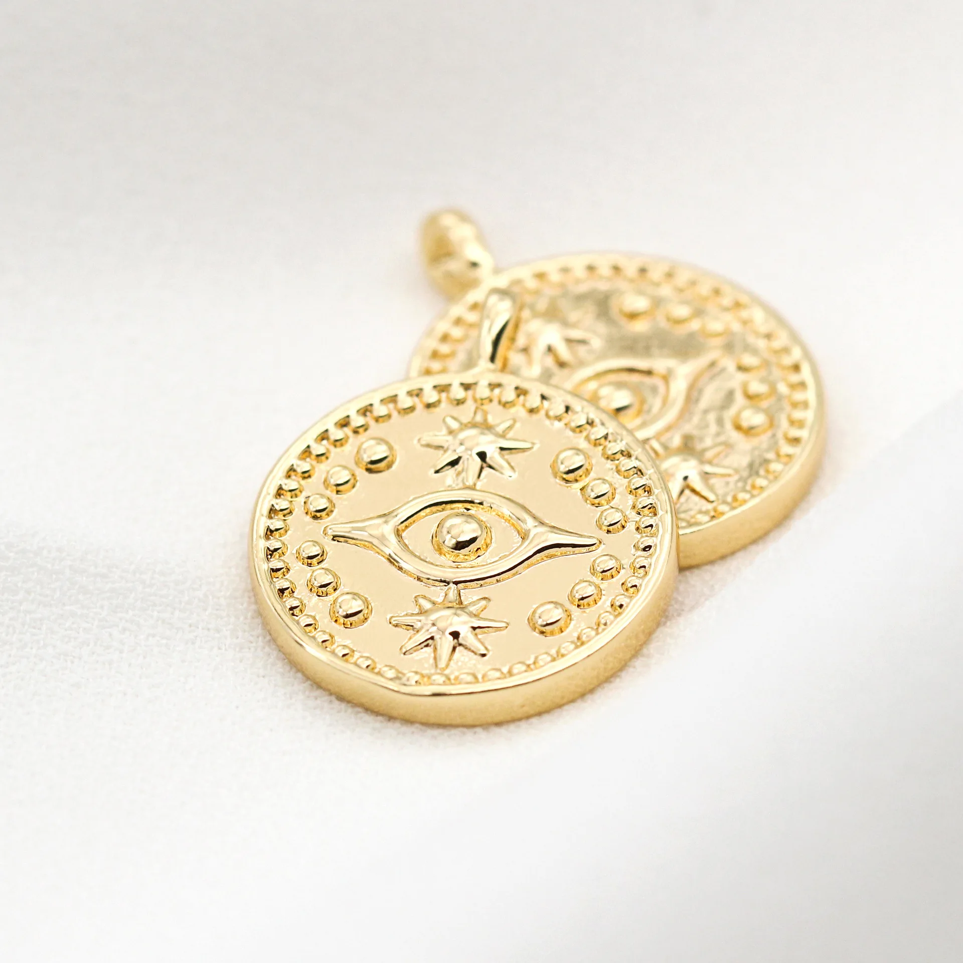 Factory Wholesale Pentagram Eye Shape Copper 14k Gold Plated Jewelry Coin Pendant for Necklace